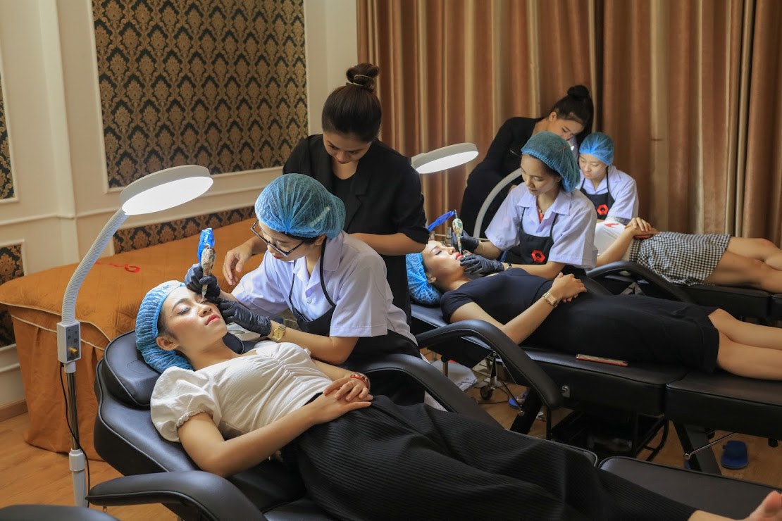 Bí quyết học xăm chân
mày và điêu khắc chân mày hiệu quả