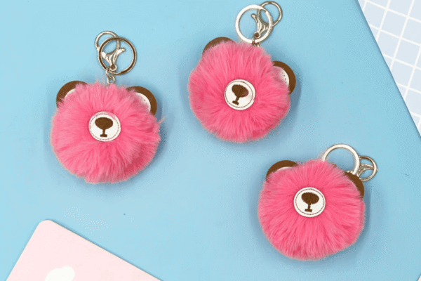 Móc khóa trái tim Pom Pom – phụ kiện xinh xắn cho bé